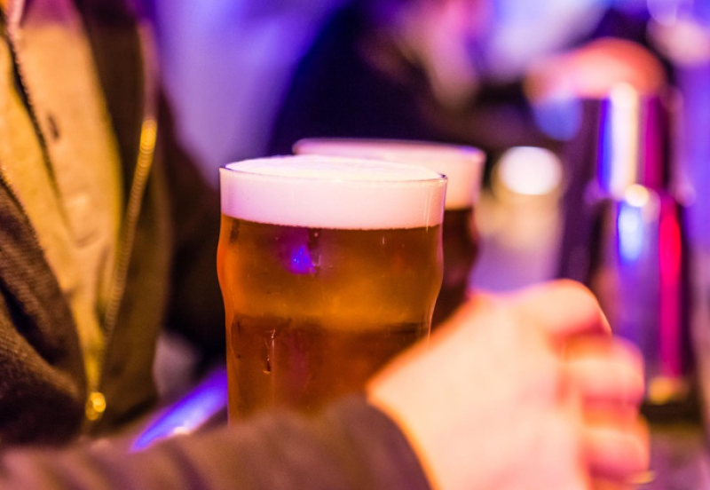 Café Jules verrijkt Ekkergem met sfeervol buurtcafe