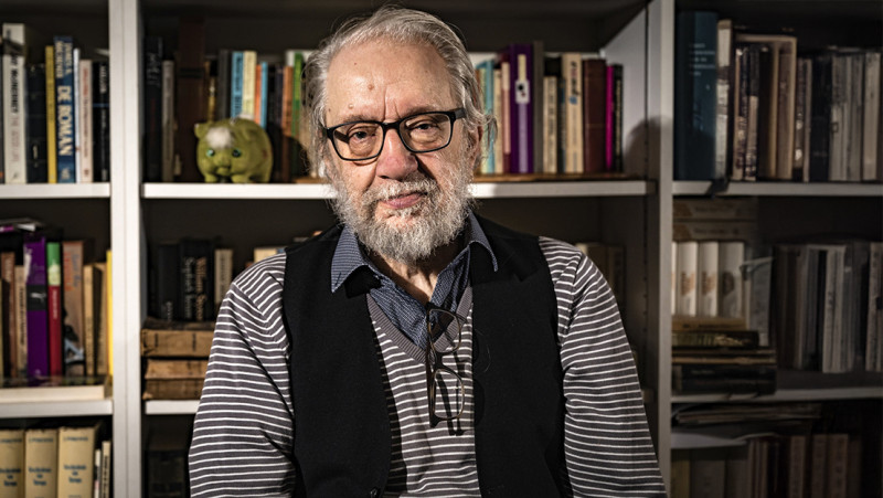 Laatste literaire nalatenschap van Walter van den Broeck: ‘Averechts’ nu in de boekhandel