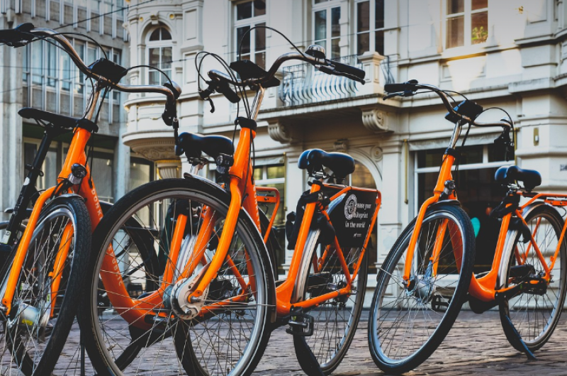Gent worstelt met fietsenchaos: nieuwe oplossingen in zicht