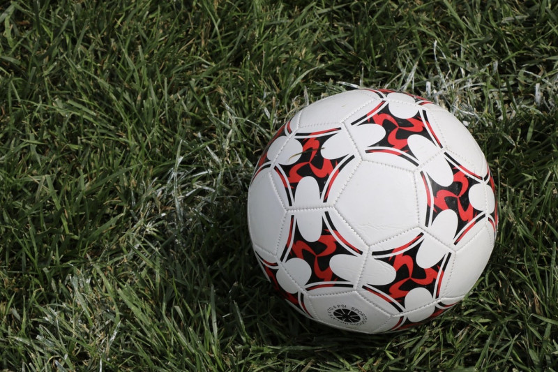 Voetbaltrainer in Antwerpen vast op verdenking van zedenfeiten