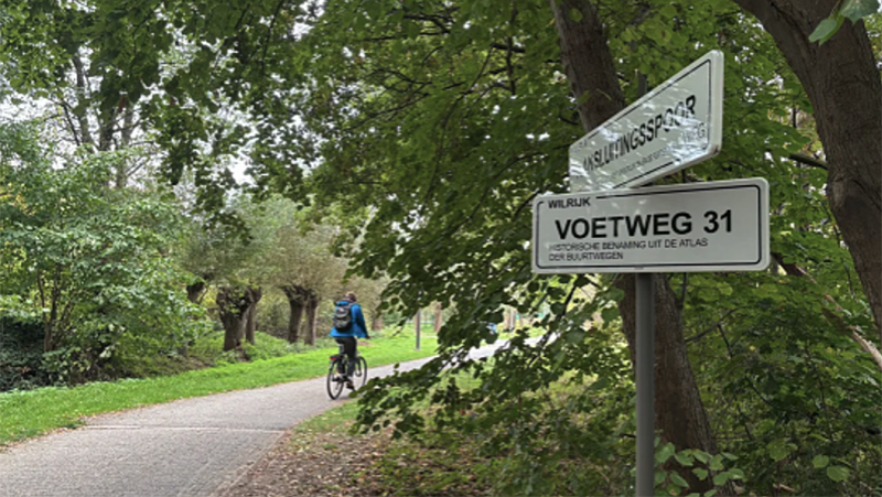 Wilrijk zet trage wegen in de kijker met nieuwe straatnaamborden