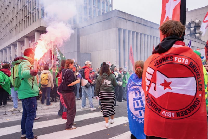 Gewelddadige confrontaties en verkeerschaos tijdens nationale staking in Brussel