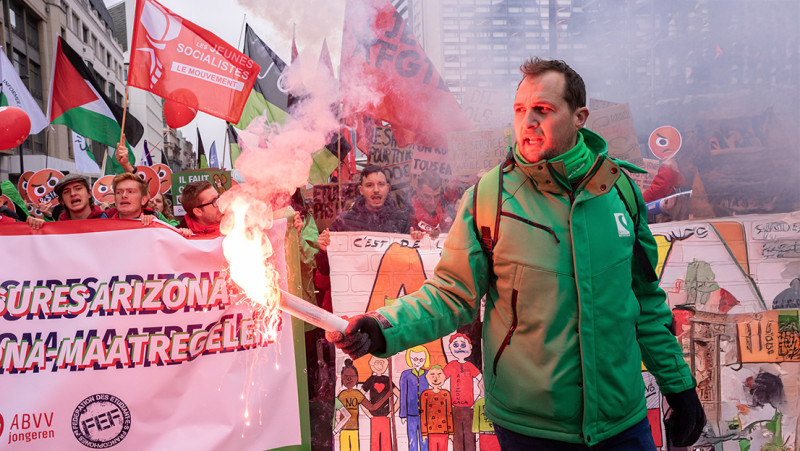 Politici zijn verontwaardigd omdat het volk verontwaardigd is
