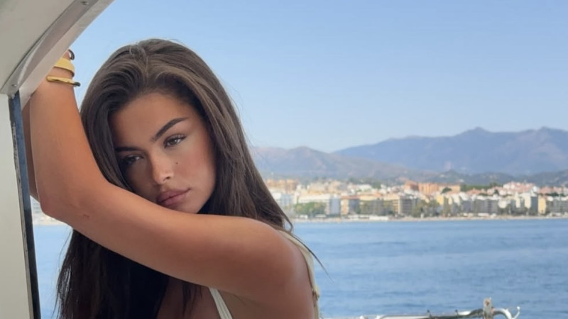 📸 Olivia, de brunette waarvan je hoopte dat het jouw buurmeisje was