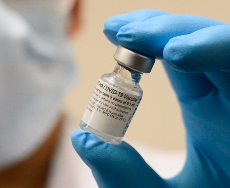 Italië: rechtbank kent vrouw forse schadevergoeding toe na twee injecties met Pfizer coronavaccin