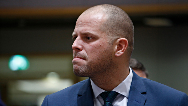 Francken komt tot inzicht: F-35’s waren een miskoop — hij had Tomahawks moeten bestellen