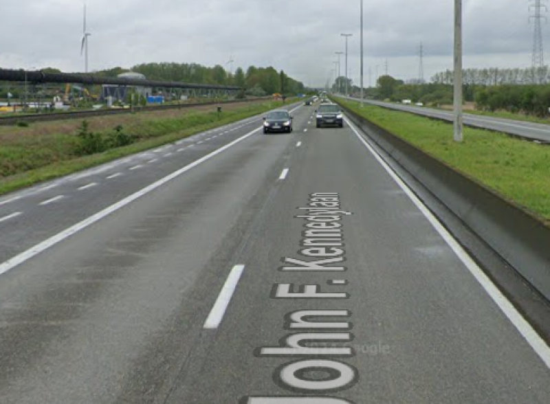 Giftige stof gelekt op John F. Kennedylaan, weg naar Gent afgesloten