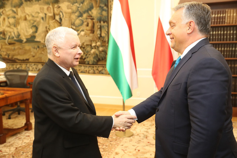 Facing War - Orbán vroeg aan Stoltenberg om EU-voorzitter te worden, alleen: Noorwegen is geen lid