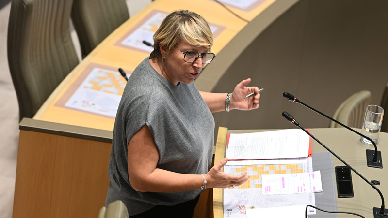 Omstreden: jeugdrechter kan voortaan zwangere vrouw verplichten haar kind af te staan nog vóór de geboorte