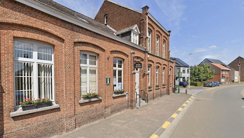 Zandhoven zegt oude bibliotheek vaarwel en verwelkomt moderne vervanger