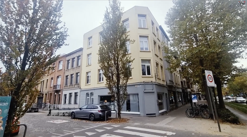 Poetsman dood aangetroffen in Berchemse inkomhal