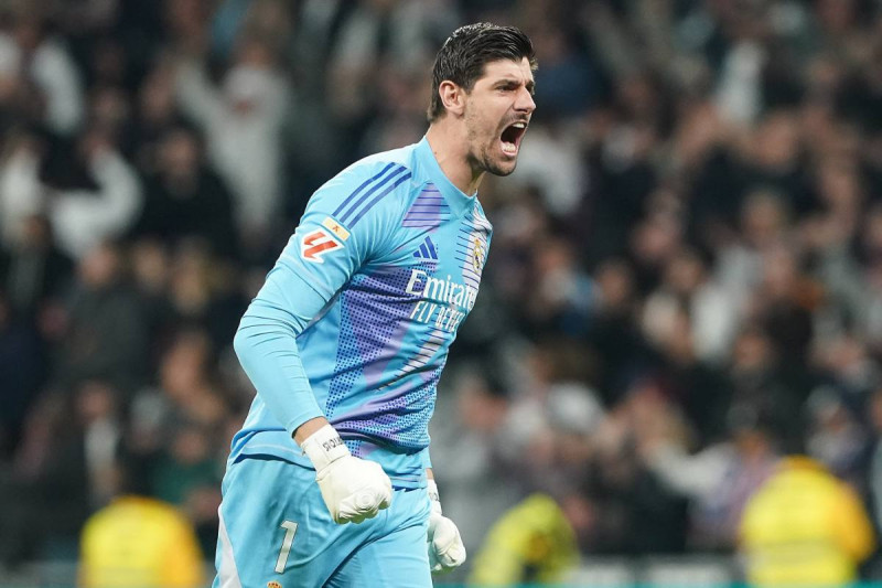 Courtois laat van zich horen en haalt snoeihard uit naar La Liga en FC Barcelona