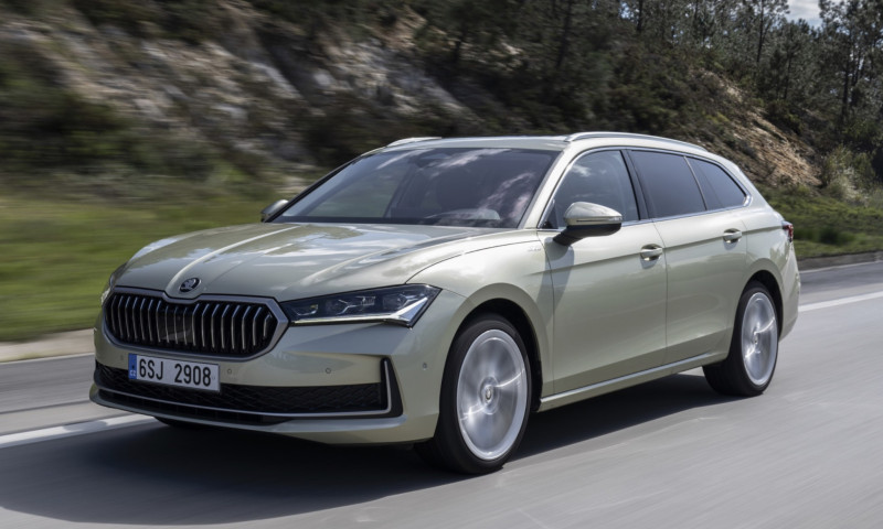 Indrukwekkend: Skoda Superb haalt 2.800 kilometer zonder tankstop