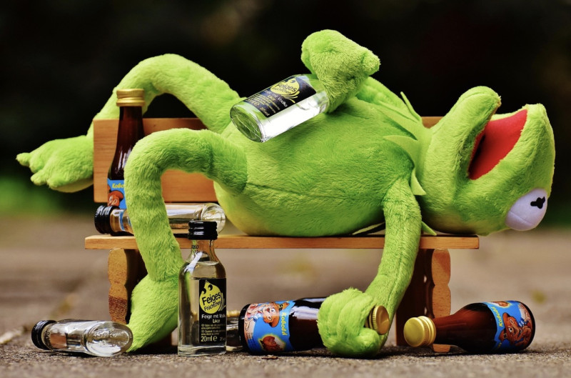 Welke versie van jezelf komt er uit de fles? De 5 drinktypes die iedereen herkent