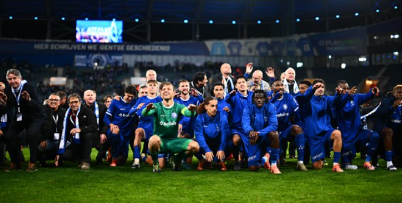 Groots verjaardagsfeest KAA Gent: oud-spelers herdenken historische titel