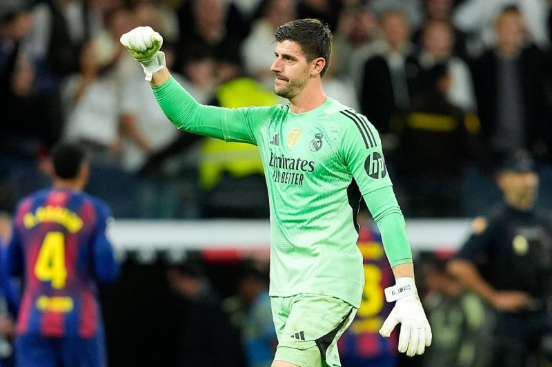 🎥Een Clasico met een wrange nasmaak: Thibaut Courtois reageert met het vingertje op provocaties van 'wonderkind' Lamine Yamal