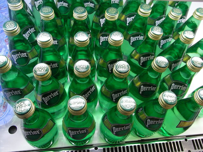 Is merk Perrier besmet? Consumenten zijn benzeencrisis van 90 niet vergeten