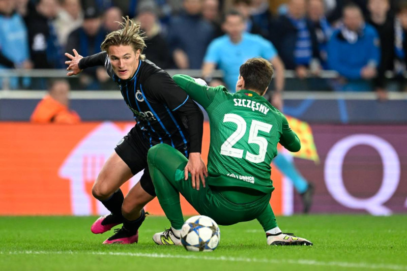 🎥Werd de 4-3 van Club Brugge tegen Barcelona terecht afgekeurd? Ex-VAR is zéér duidelijk