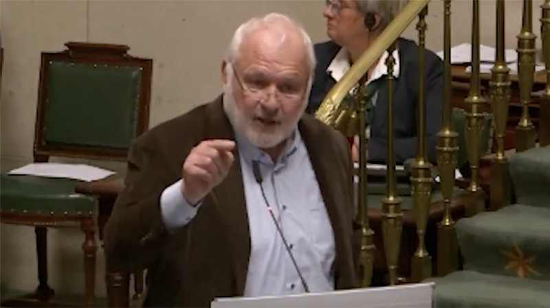 🎥  Jean-Marie De Decker slaat de nagel op kop: "Schaam jullie, allemaal"