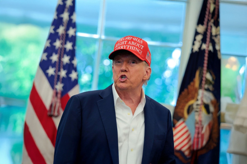 BBC-top stapt op na controverse rond bewerkte Trump-video