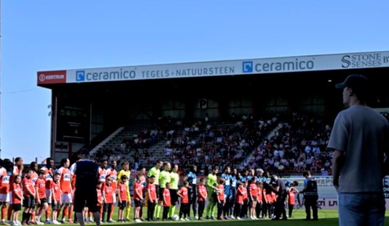KV Kortrijk en WAAK vormen team voor duurzame herbruikbare bekers