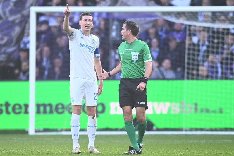 🎥"Geen cinema!": DAZN publiceert unieke beelden van de communicatie tussen spelers en scheidsrechter tijdens Anderlecht-Club Brugge”