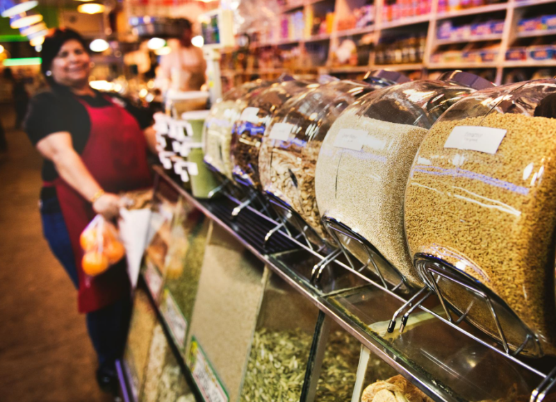 Exclusief: pas geopende supermarkt loopt al tegen lamp wegens inbreuk