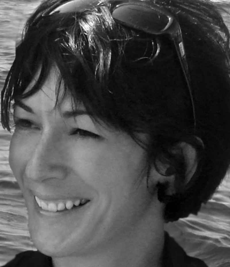 Papa van Ghislaine Maxwell: de Al Capone van Fleet Street - topless diensters propten kaviaar in zijn mond