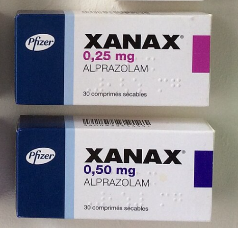 Iconische Xanax-party is 20 jaar: details van avond gedrukt op naakte vrouw