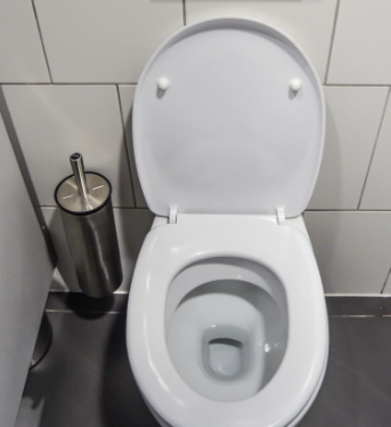Openbare toiletten in Gent: zelfs na vijf dagelijkse schoonmaakbeurten nog steeds een chaos