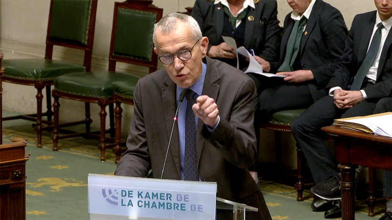 Vandenbroucke in het het beklaagdenbankje: hoe kon één thuisverpleegster jarenlang de ziekteverzekering leegroven?