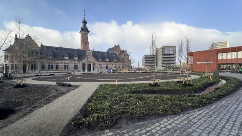 Mechelen onthult vernieuwd Rode Kruisplein: een groene ontmoetingsplek