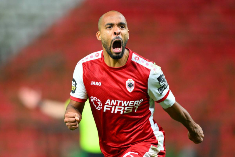Denis Odoi vindt eindelijk een voetbalclub en komt een oude bekende van Club Brugge tegen