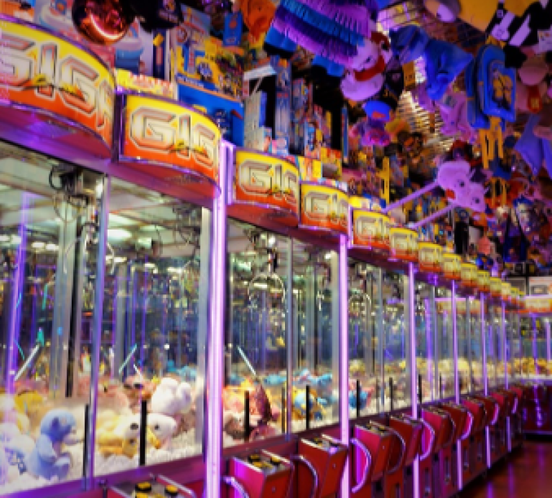 Ring Kortrijk viert eindejaar met nieuwe cadeaushop en lunapark