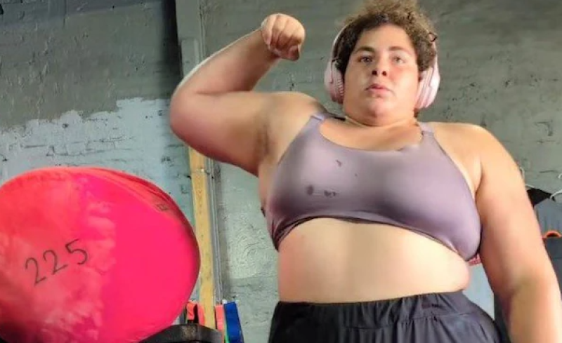 🎥 Wereldtitel Sterkste Vrouw ter Wereld ingetrokken want winnares blijkt biologische man