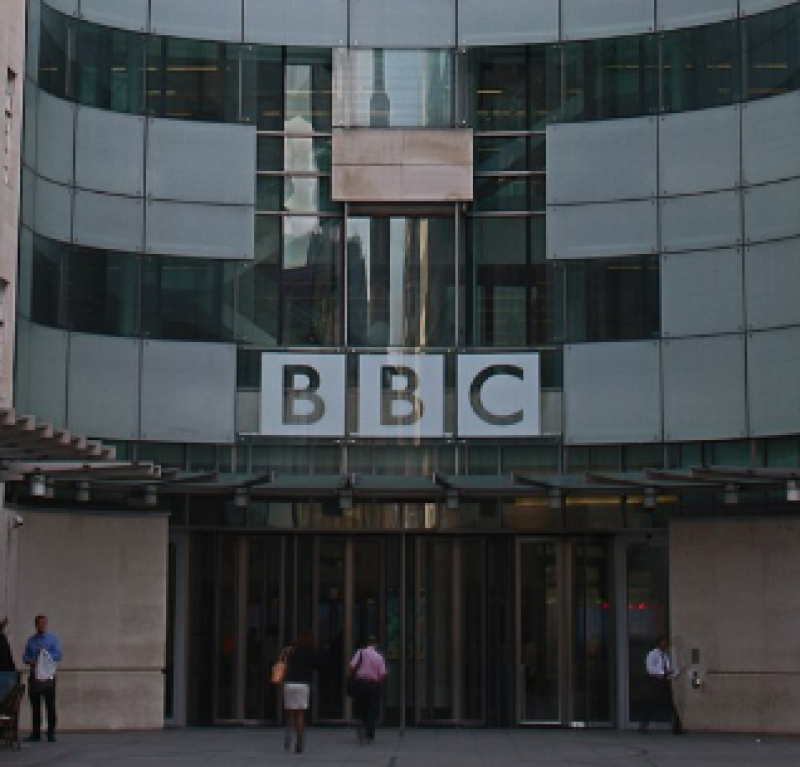 BBC opnieuw onder vuur: omroep verwijdert zin over 'corrupte Trump'