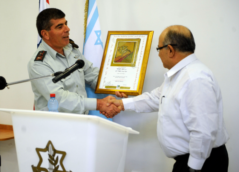 Nieuw boek schetst uiterst boeiend portret van Mossad-leider Dagan
