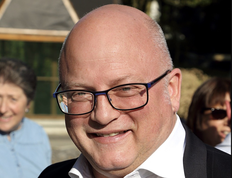 Belgische klimaatminister bestrijdt ‘desinfo’… terwijl hij zelf CO₂-kolder verspreidt