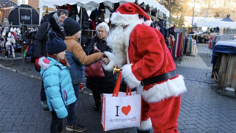 Feestelijke sfeer: Sint en Kerstman bezoeken Kontichse markt