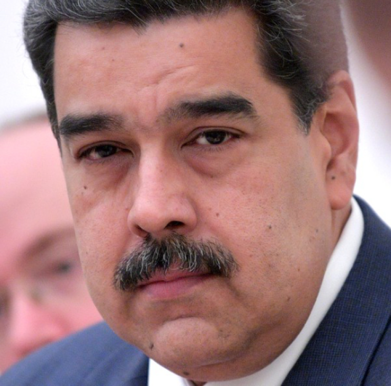 Poetin laat Maduro in de steek en dringt er bij zijn burgers op aan Venezuela te verlaten