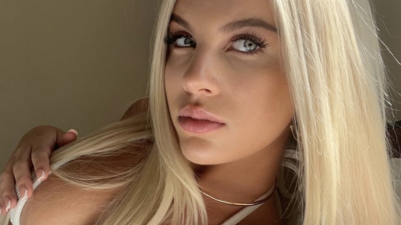 📸 Bombshell Hollie blaast Manchester nieuw leven in