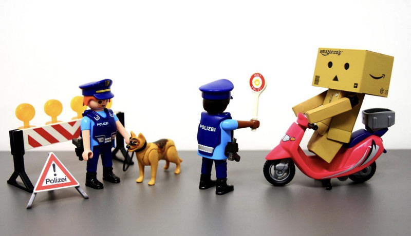 Verkeersboetes worden fors duurder: verkeersveiligheid… of pure kassa-kassa voor de staat?
