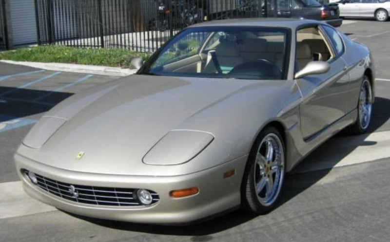 Nederlander smokkelt Ferrari uit Zwitserland… en wordt 17.200 euro armer bij de Duitse grens