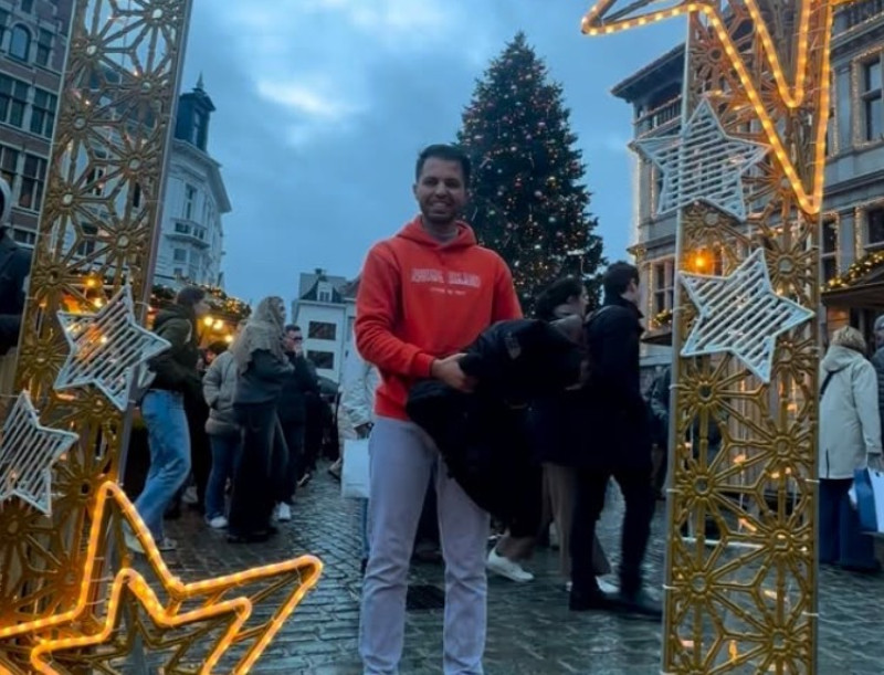 België trekt asielstatus in, maar 'haatprediker' Al-Khatib verschijnt ongehinderd op Antwerpse kerstmarkt