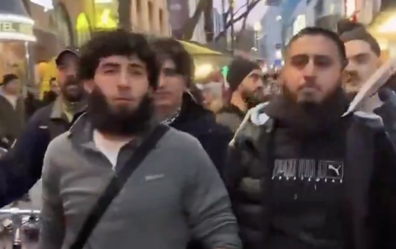 🎥 Europese kerstmarkten per ongeluk massaal decor voor 'onkatholieke' protesten
