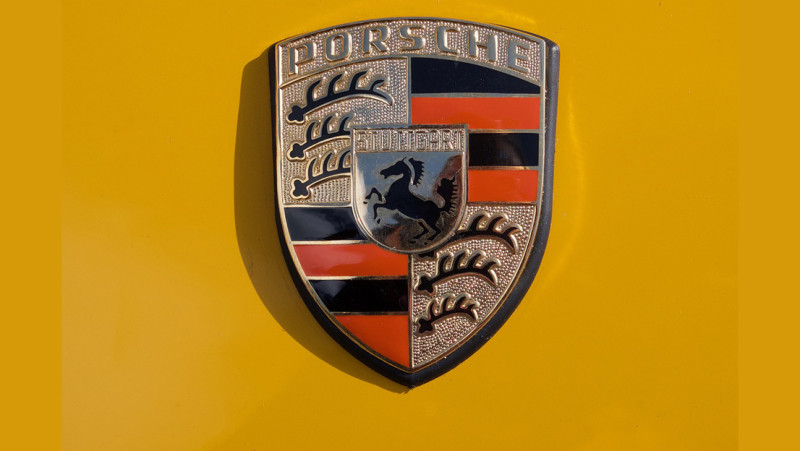 Bizar: honderden Porsches in Rusland tegelijk onbruikbaar
