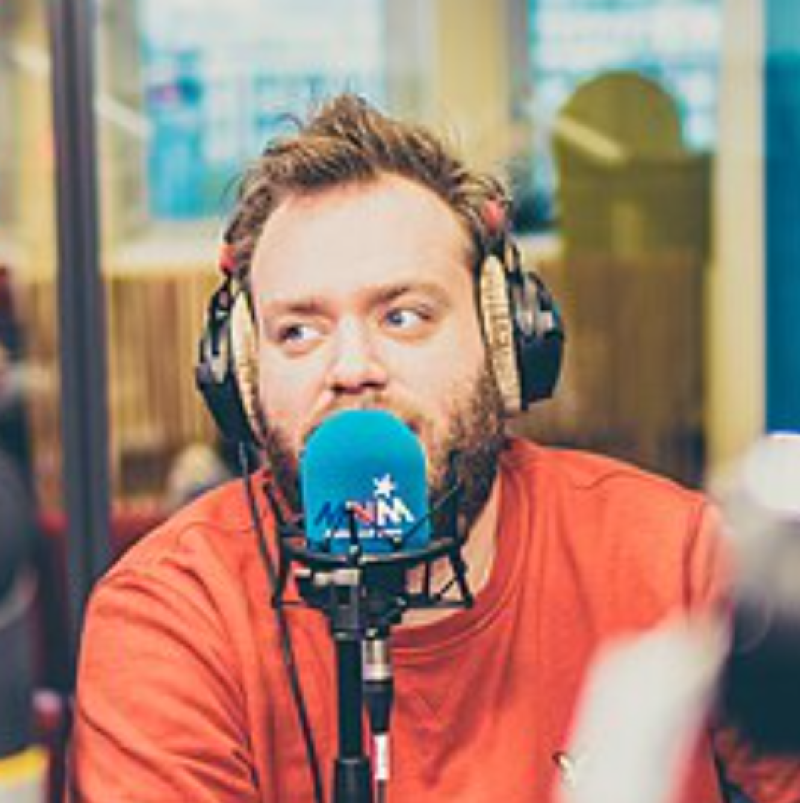Vennootschap van Jens Dendoncker leert ons alvast een ding over presentator