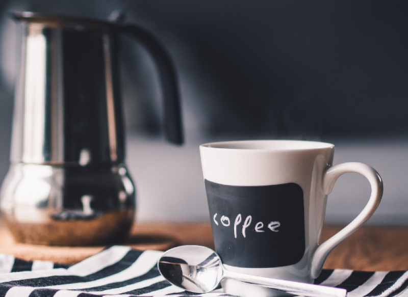 Nieuwe culinaire hotspot in Brugge: Paper & Beans combineert koffie met literatuur