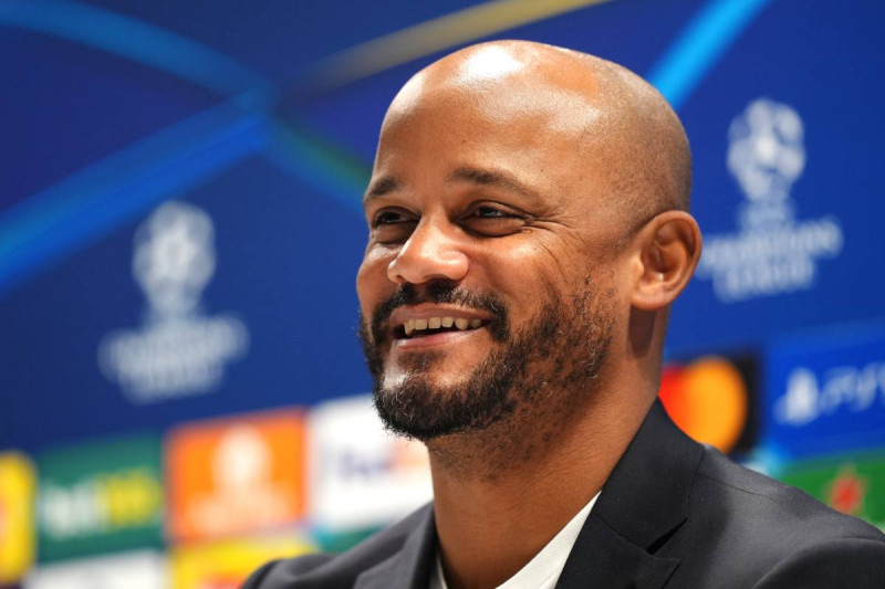 Na de titel 'Coach van het Jaar' wint Vincent Kompany nu ook de felbegeerde Raymond Goethals-trofee