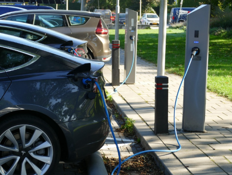 Nieuw laadplein voor elektrische auto's op Colruyt Oudenaarde